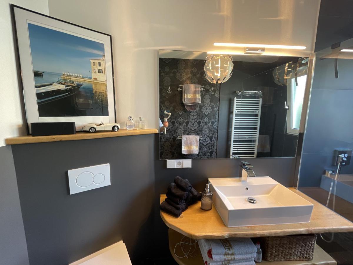 Appartement Region Esslingen - Naehe Messe - Flughafen - Stuttgart - Wohnen Und Arbeiten Auf Zeit In 120M2 Wohlfuehlatmosphaere - Ab 3 Uebernachtungen - Geeignet Fuer 4 Pers Incl Kinder - Beistellbett Moeglich - Kinder Und Tiere Willkommen - Garage F Altbach Exterior photo
