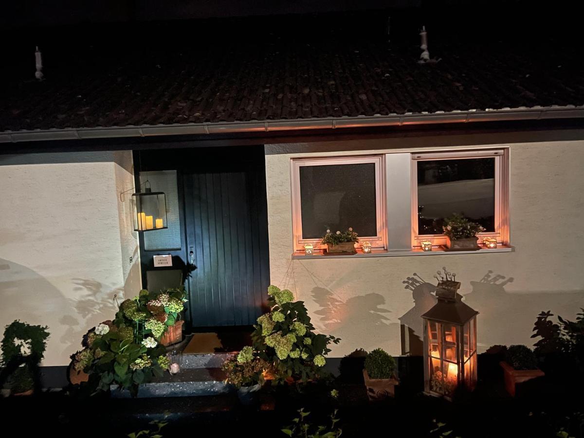 Appartement Region Esslingen - Naehe Messe - Flughafen - Stuttgart - Wohnen Und Arbeiten Auf Zeit In 120M2 Wohlfuehlatmosphaere - Ab 3 Uebernachtungen - Geeignet Fuer 4 Pers Incl Kinder - Beistellbett Moeglich - Kinder Und Tiere Willkommen - Garage F Altbach Exterior photo