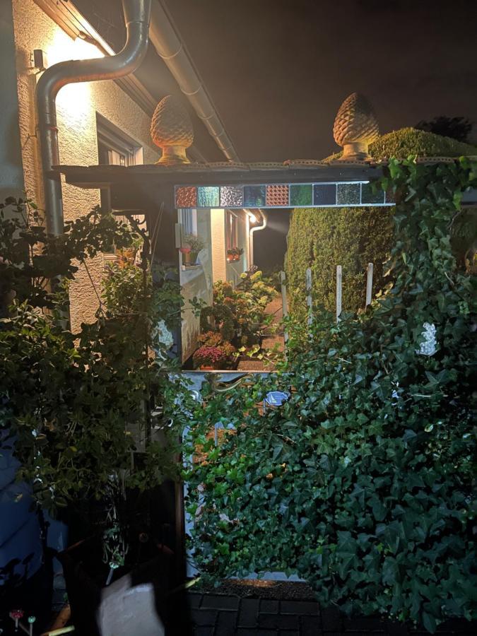 Appartement Region Esslingen - Naehe Messe - Flughafen - Stuttgart - Wohnen Und Arbeiten Auf Zeit In 120M2 Wohlfuehlatmosphaere - Ab 3 Uebernachtungen - Geeignet Fuer 4 Pers Incl Kinder - Beistellbett Moeglich - Kinder Und Tiere Willkommen - Garage F Altbach Exterior photo