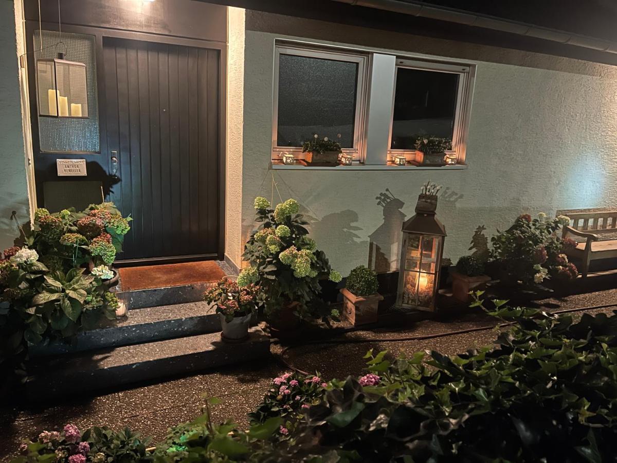 Appartement Region Esslingen - Naehe Messe - Flughafen - Stuttgart - Wohnen Und Arbeiten Auf Zeit In 120M2 Wohlfuehlatmosphaere - Ab 3 Uebernachtungen - Geeignet Fuer 4 Pers Incl Kinder - Beistellbett Moeglich - Kinder Und Tiere Willkommen - Garage F Altbach Exterior photo